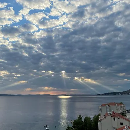 Amazing Sea View 奥米什