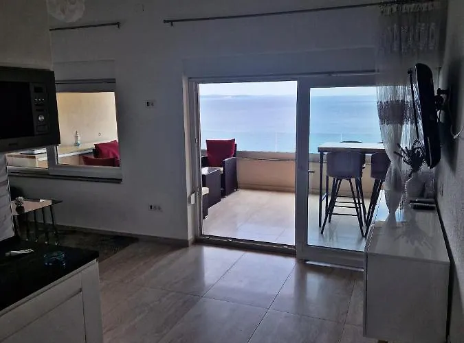 Amazing Sea View * 奥米什